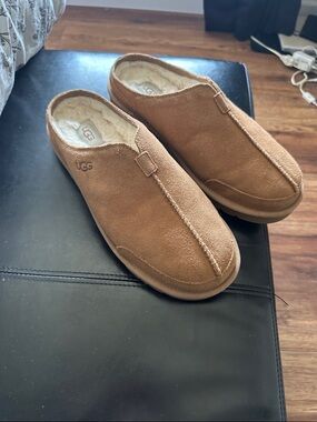 UGG Men's Suede Slip-On Loafer in Chestnut Brown NWOT